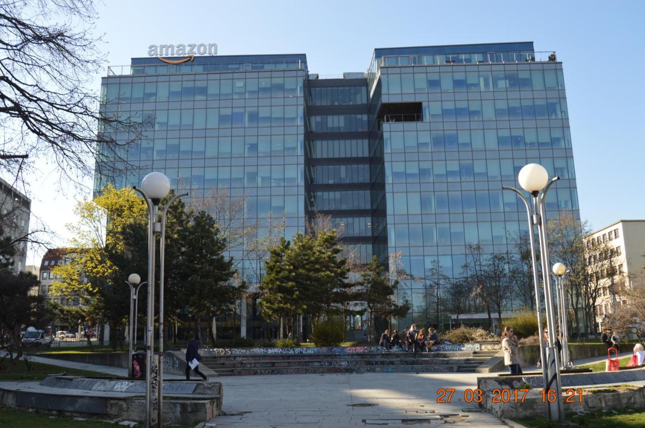 Apartment Accommodation Up To 17 ブラチスラヴァ エクステリア 写真